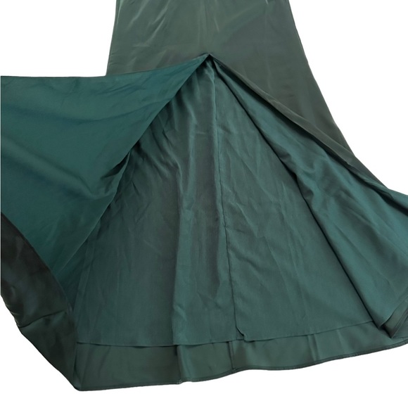Showpo. Simple Twist of Fate Emerald Satin Dress Size 4 - Picture 15 of 17